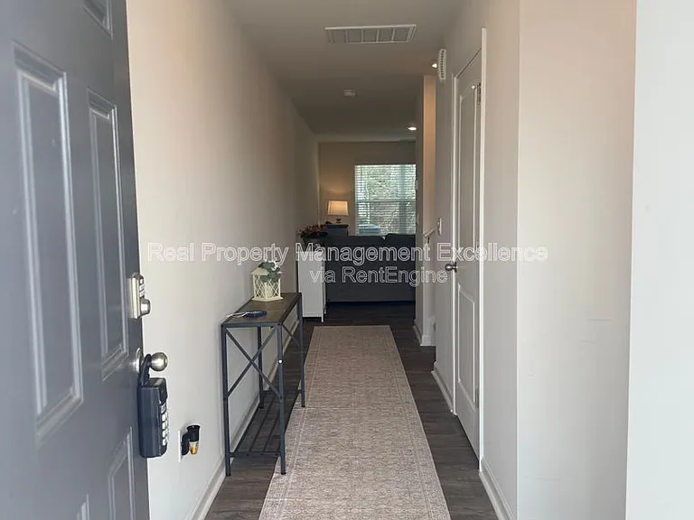 58 Sweet Meadow Rd — Photo 2