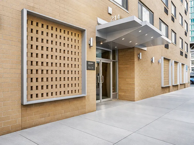 214 E 24th St #4B — Photo 7
