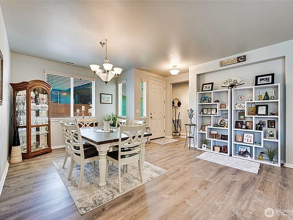 4th image of 4916 Bend Drive NE