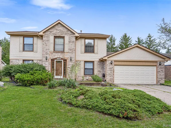 24982 Portsmouth Ave, Novi, MI 48374