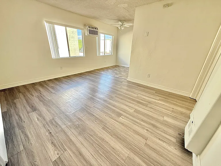 13014 Sherman Way — Photo 10