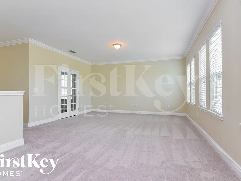 5948 Village Center Dr — Photo 10