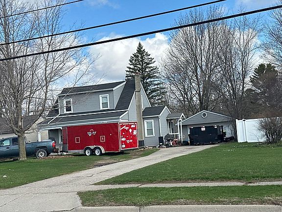 5th image of 305 W Russell Rd
