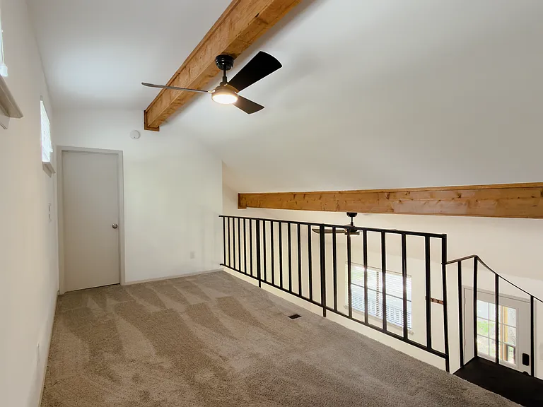 7004 Oak Meadow Cir #B — Photo 17