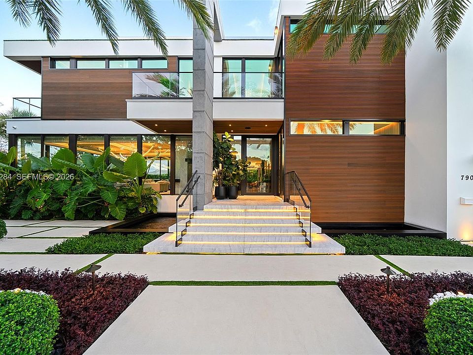 1st image of 790 Lake Rd