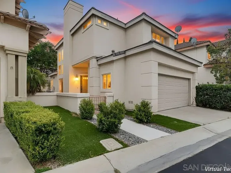1103 Pacific Grove Loop — Photo 1