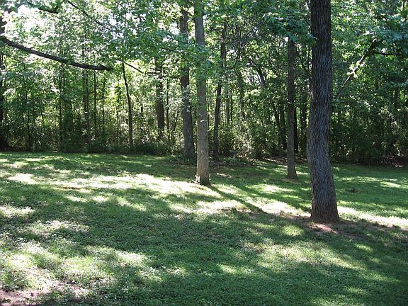 3rd image of 608 Cloudland Dr