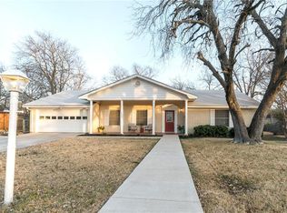 4021 Sundown Dr, Benbrook, TX 76116