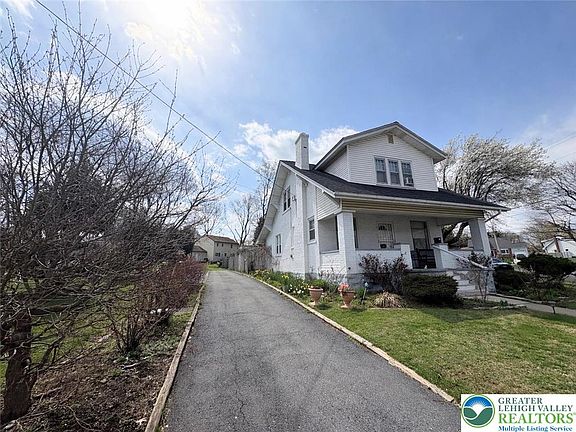 3rd image of 2120 Butztown Rd