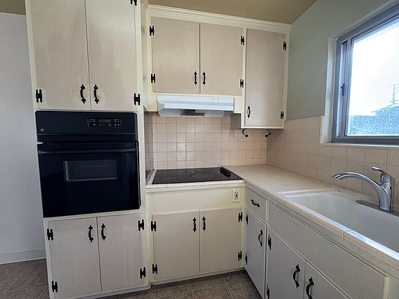2nd image of 217 California Ave APT 6