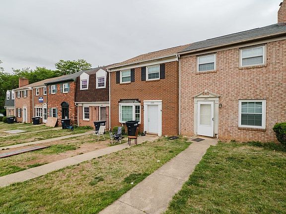 3rd image of 1333 Devon Ln
