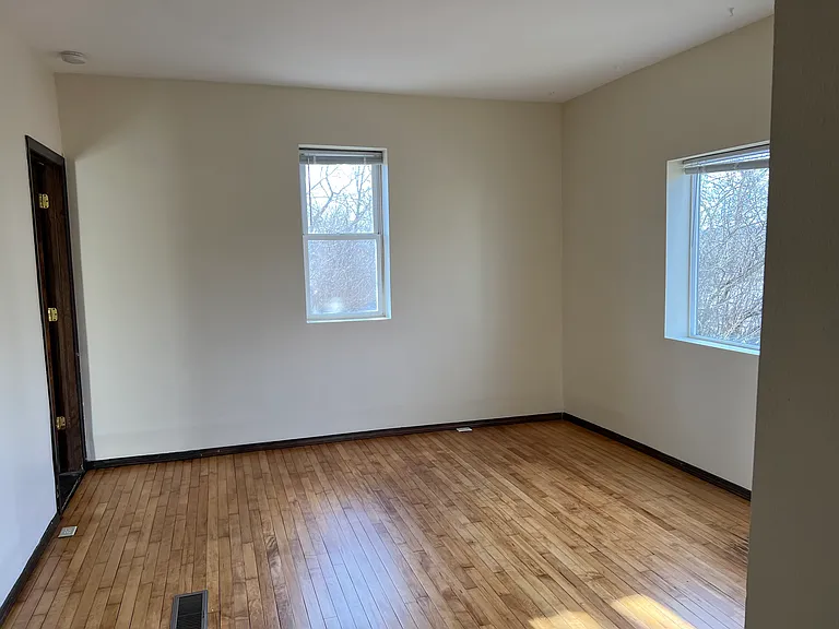 743 Eddy St — Photo 7
