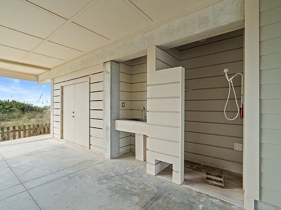 2nd image of 151 Sapodilla Ln
