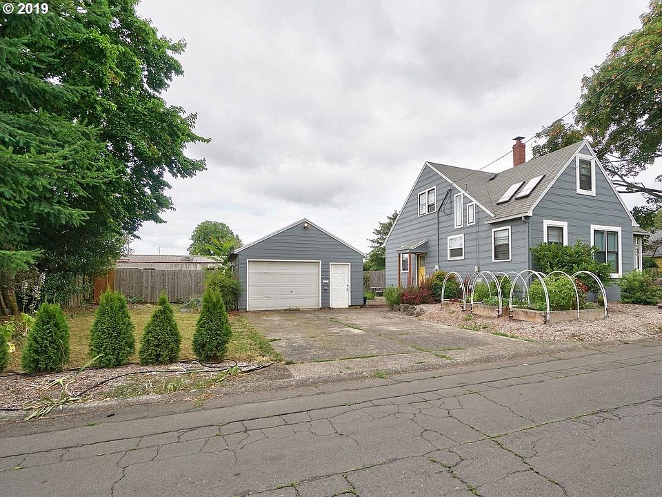 2nd image of 2443 SE 90th Ave