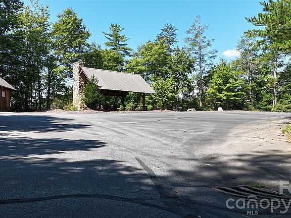 5th image of 18-15 Waters Edge Dr