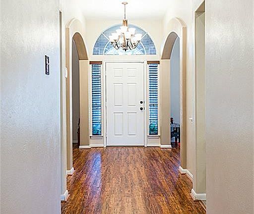 5th image of 18327 Cobblestone Dr
