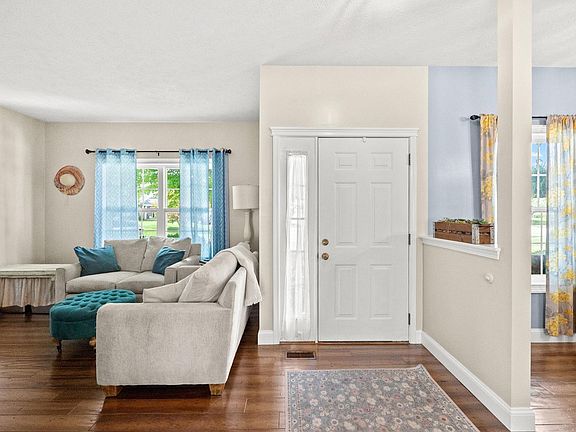 4th image of 5309 Edinburgh Ct