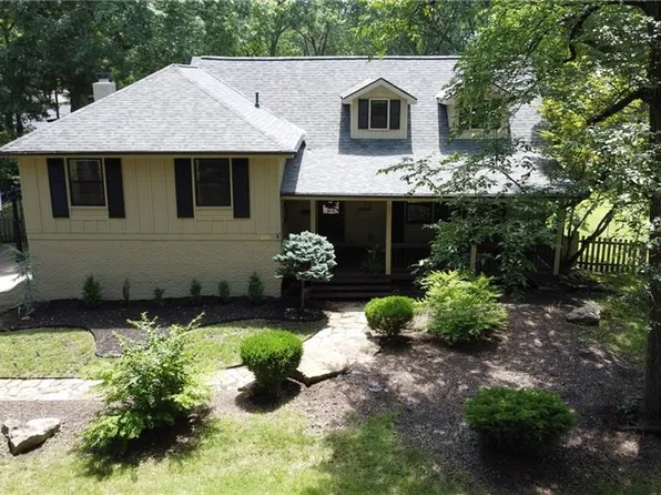 2315 W 104th Ter, Leawood, KS 66206