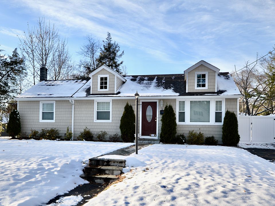 1st image of 5 Osage Dr E