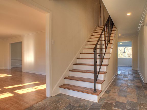 4th image of 5856 Brierdale Ave
