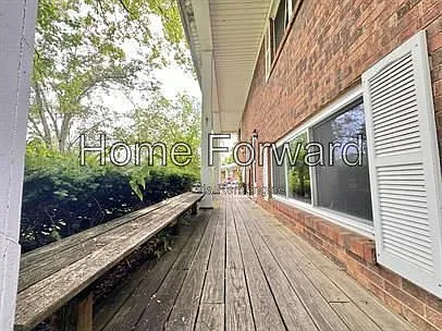 1359 Dix Dr #B — Photo 3
