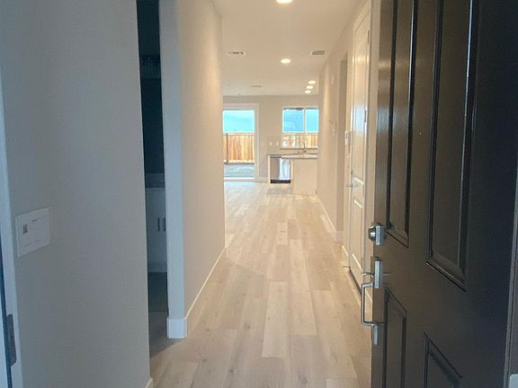 2nd image of 2346 Espana Lane