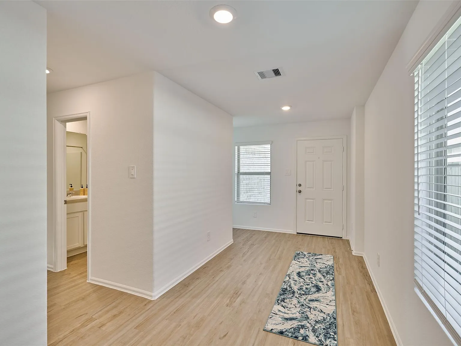 4 bed, 1683 sqft, $1,800 — Photo 4