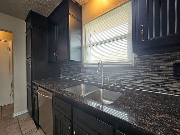 5th image of 2710 Wildflower Dr