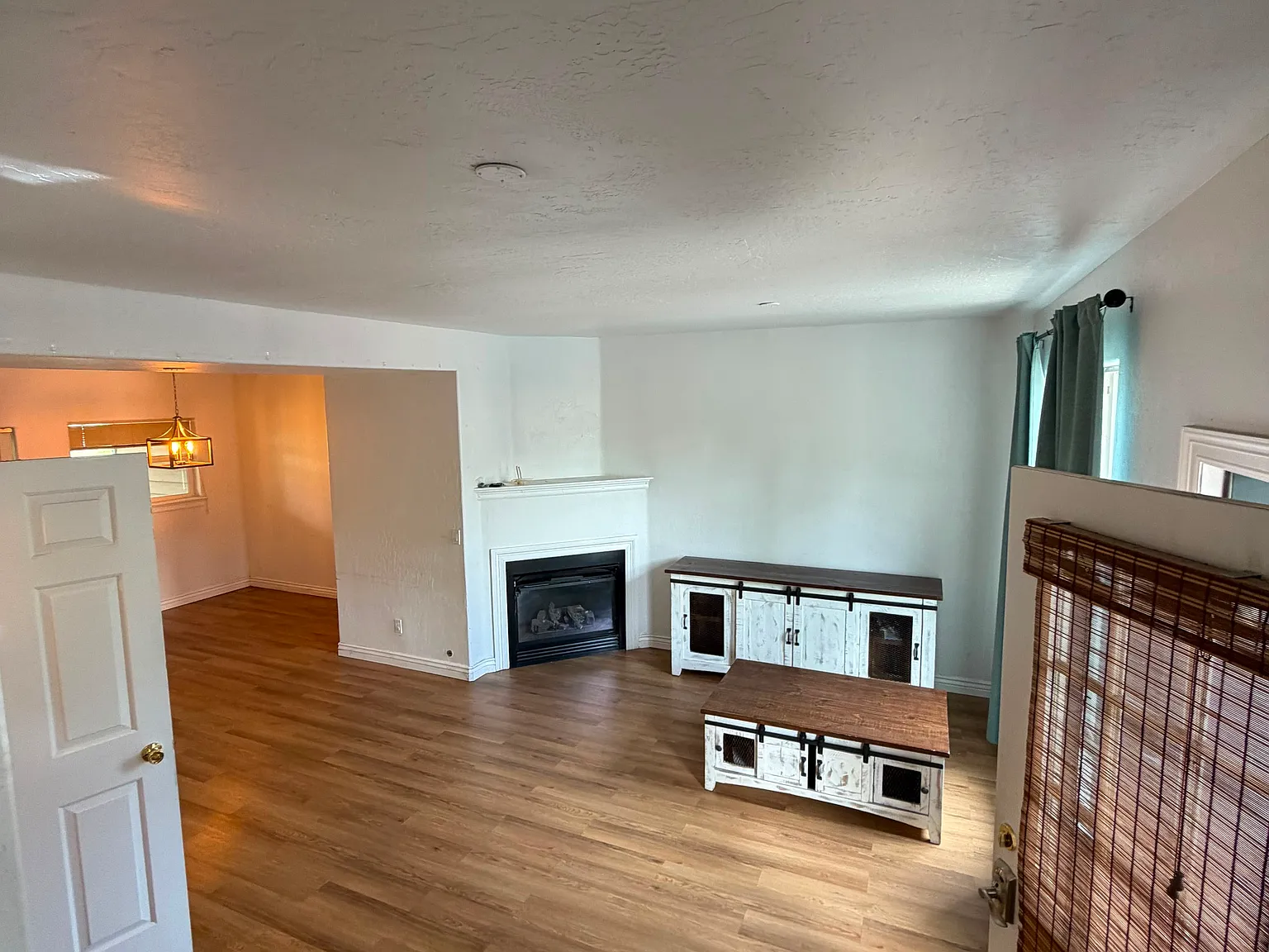 3 bed, 2.5 bath, 1320 sqft, $4,000 — Photo 3