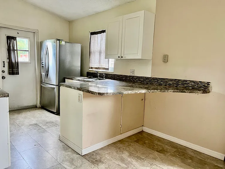 7833 Chediston Cir — Photo 3