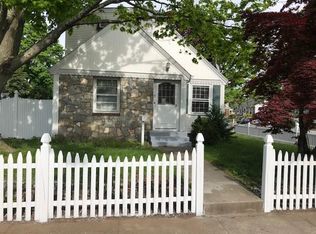 31 Grand Ave, Pawtucket, RI 02861