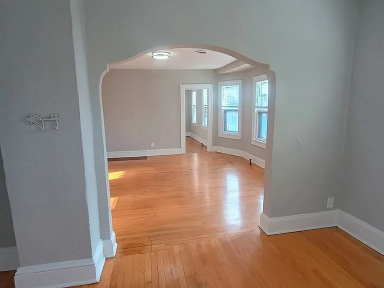 1650-52 N Arlington Pl — Photo 9
