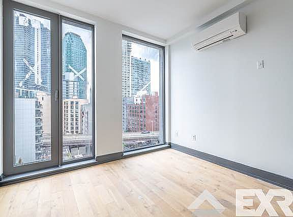 4th image of 42-20 27th St #918