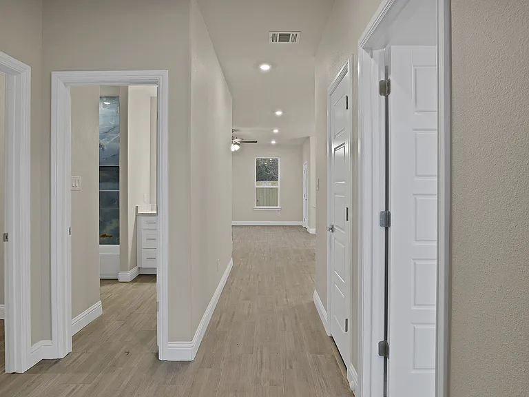 5619 Barkridge Dr — Photo 30