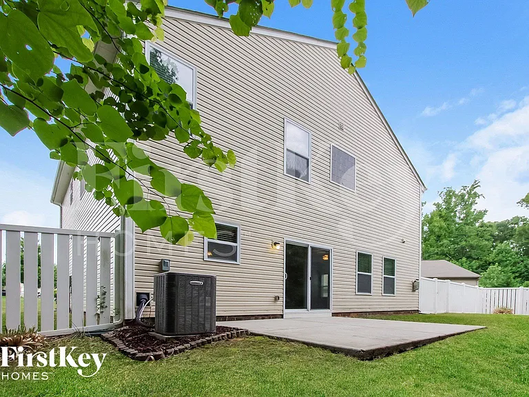 8054 Hereford St — Photo 15