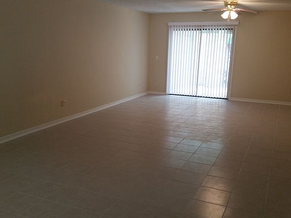 4th image of 4290 Melissa Ct W