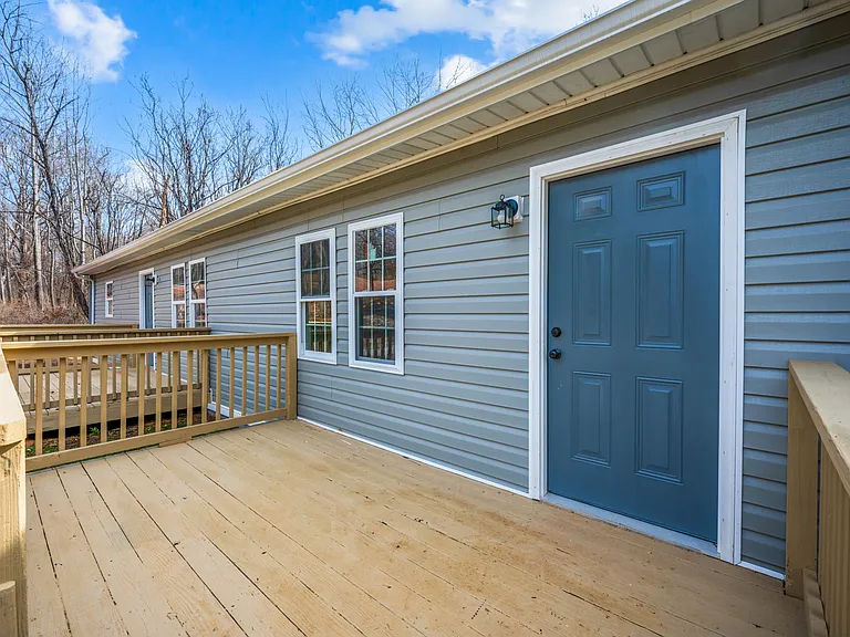 242 Newcomb Dr — Photo 3