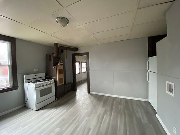 4th image of 1729 Edison Ave