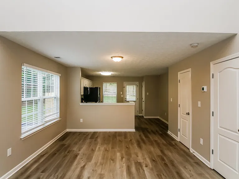 100 Saint Ann Cir — Photo 7