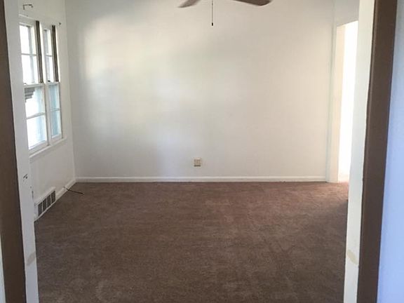 4th image of 1507 N Baker St