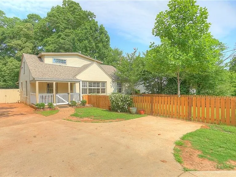 923 S Candler St — Photo 1