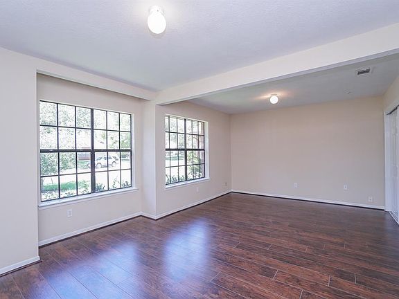 5th image of 3231 The Highlands Dr