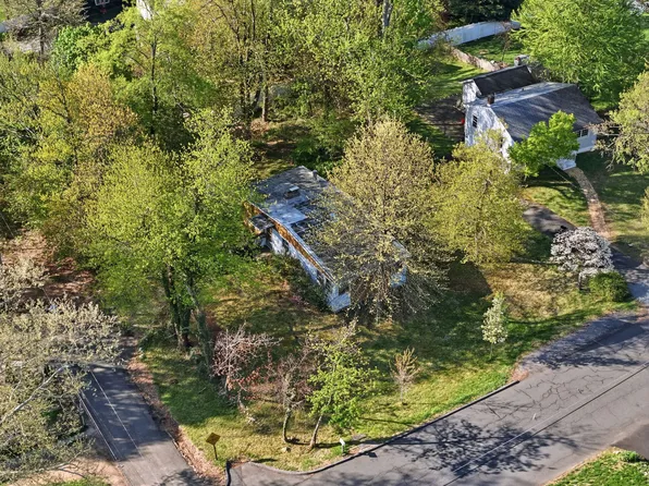 101 Gates Ave, Gillette, NJ 07933