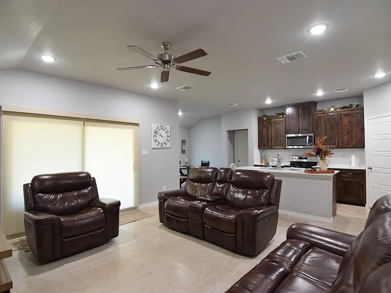 1464 Dryden Ave — Photo 9