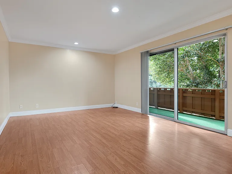 Stanford Garden Apartments — Photo 3