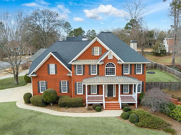 2nd image of 2018 Cockrell Pointe