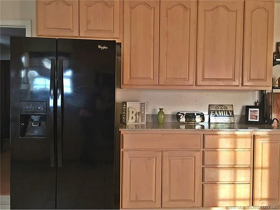 4th image of 16903 Rainbow Ln