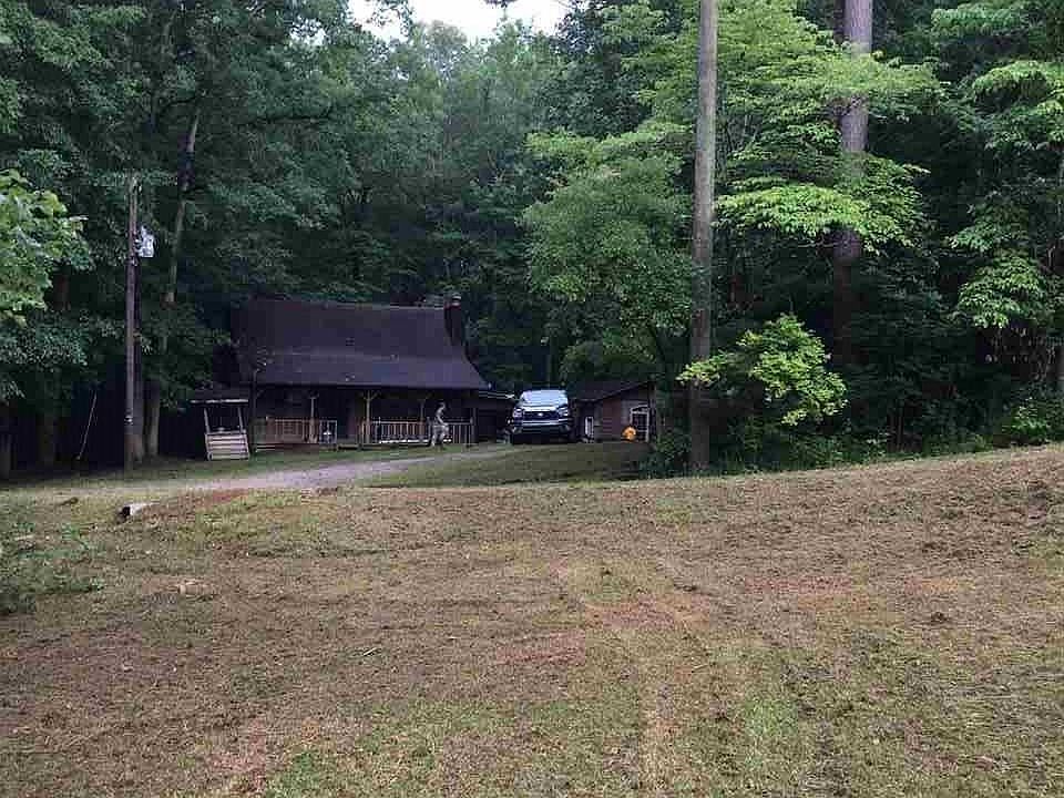 1st image of 221 Woodland Hills Cir