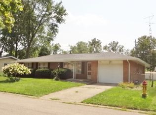 140 Eaton Dr, Lincoln, IL 62656