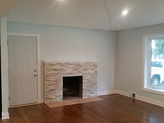 4th image of 10111 W Manor Dr